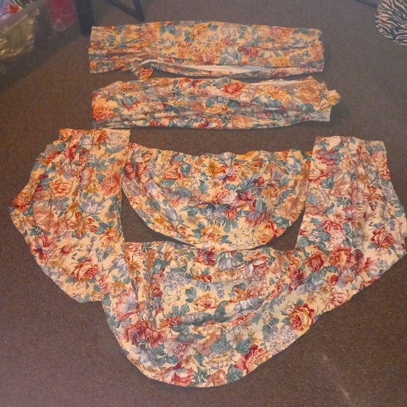 Vint J.C. Penney Classic Traditions Complete Curtain Set must see - Picture 2 of 7